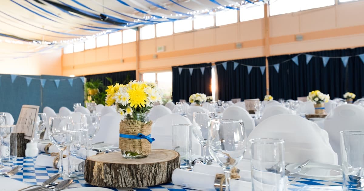 Faire un plan de table : le guide complet (+ outil)
