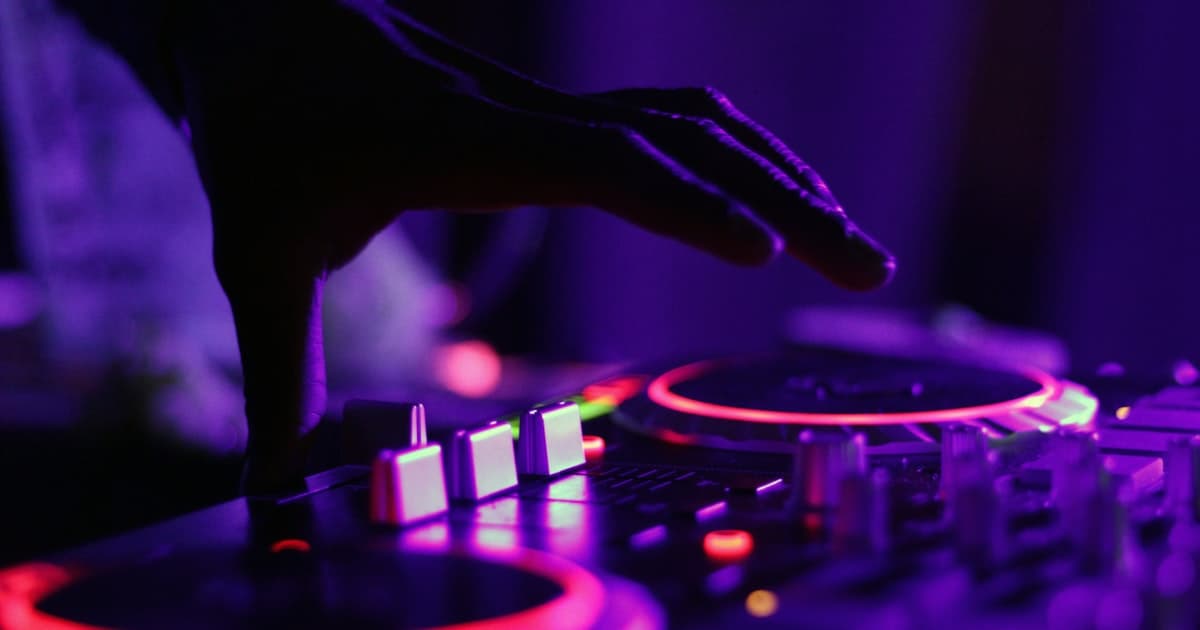 DJ en salle des fêtes : bruit, limiteur et bonnes pratiques