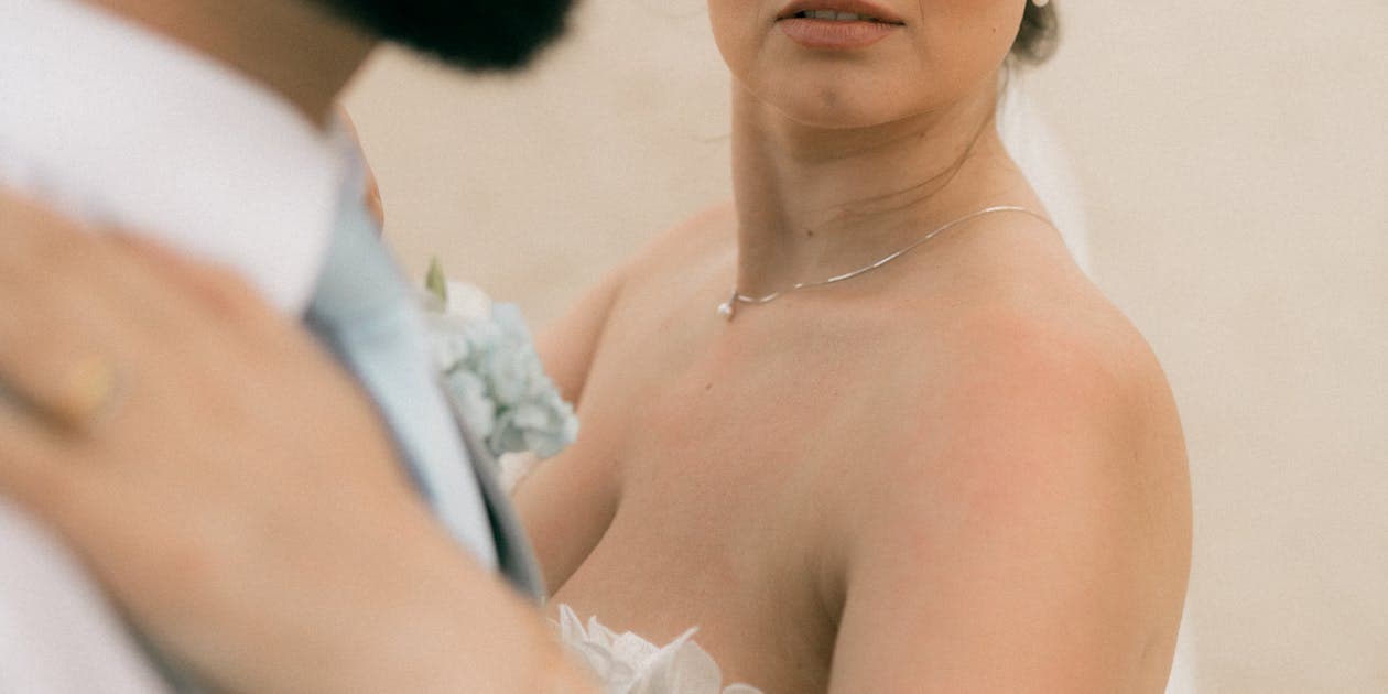Maquillage waterproof : techniques pro piscine et plage 2026