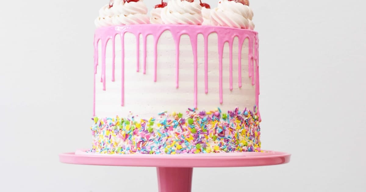 Gâteau d'anniversaire spectaculaire : tendances 2026