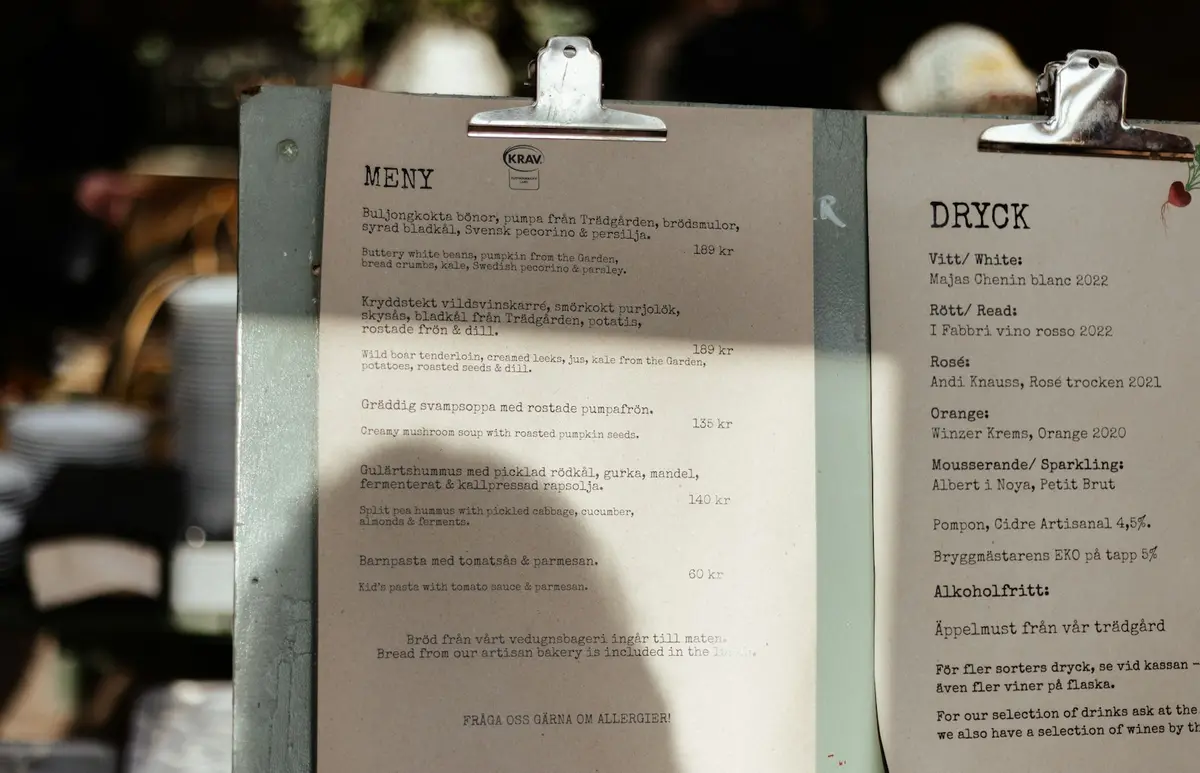 Marque-places, menus et n° de table à imprimer