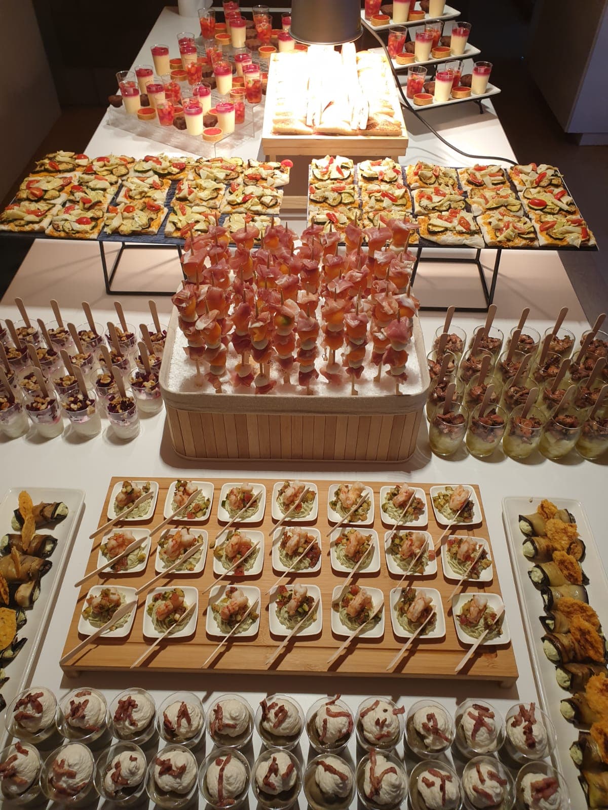 Sarl atelier demirjian restaurant/traiteur — Traiteur à Lyon